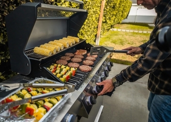 The Best Gas Grills for Your Backyard Barbecues